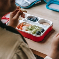 Alimentatia scolarului - Investeste timp pentru sanatatea copilului tau